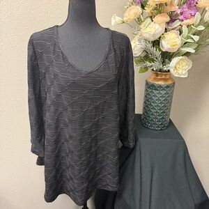 Stem & Vine Black 3/4 Sleeve Textured Top - Size 1X
